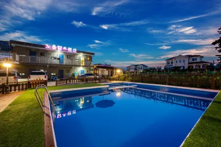 Ganghwado Noeul Spa Pension Отели рядом с достопримечательностью «Dongmak Beach»