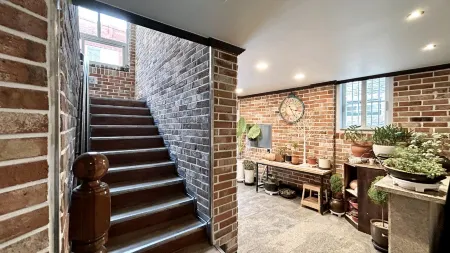 Jinju Namgang Отели рядом с достопримечательностью «Джинджусон»