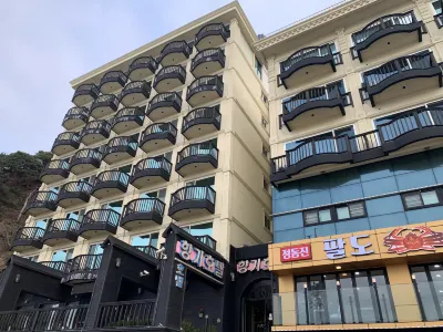 Gangneung (Jeongdongjin) Fragrance Hotel 林海自然休養林附近的飯店