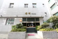 Jeju Donghae Hotel Hotel in zona Gwaneumsa Temple