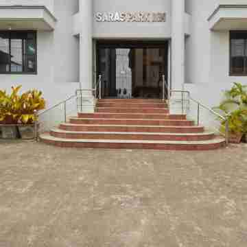 Saras Park Hotel Exterior