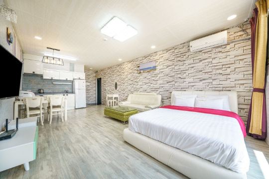 부안 모항크리스탈펜션