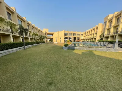 Parklane Resort Hotels near Bhatinda Fall