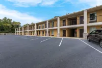 Econo Lodge Cheraw Market Street فنادق في تشيراو