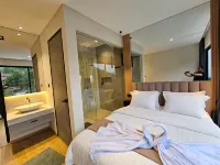 Villa Dago Bandung 6 Br with Heated Pool (Amethyst R-08) Hotels in Sindanglaya