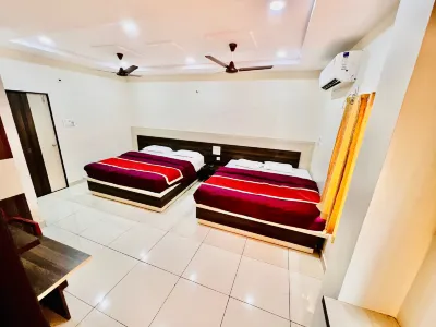 Sri Bhavyaresidency Hotels near मनुगुरु मिनी टैंक बूंद