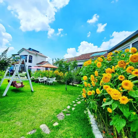 Gyeongju Full Garden Pension Отели рядом с достопримечательностью «Гробница Вонсон-вана в Кёнджу»