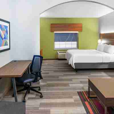 Holiday Inn Express & Suites Amarillo East Rooms