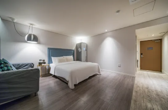 華明倫敦人飯店 華明站附近的飯店