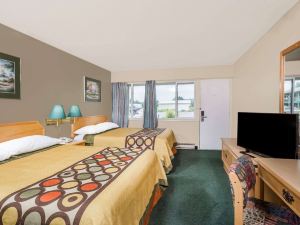 Super 8 by Wyndham Quesnel BC