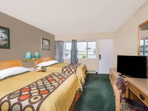 Super 8 by Wyndham Quesnel BC