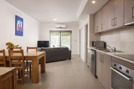 Airport Apartments by Vetroblu