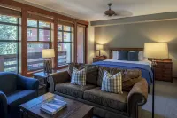The Village Lodge Các khách sạn ở Quần thể Hồ Mammoth