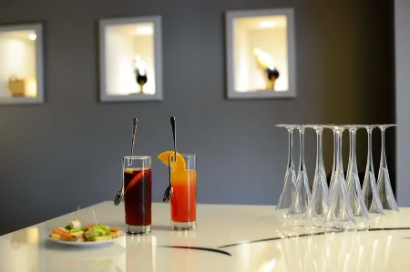 Brit Hotel du Dauphin l'Aigle Отели в г. Гурне-ле-Герэн