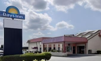 Days Inn by Wyndham Hillsborough