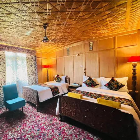Houseboat New Golden Flower