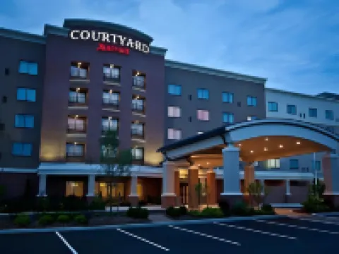 Courtyard Buffalo Airport Hotels near Buffalo Niagara International Airport