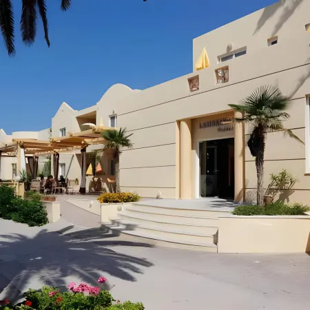 Lambrinos Suites