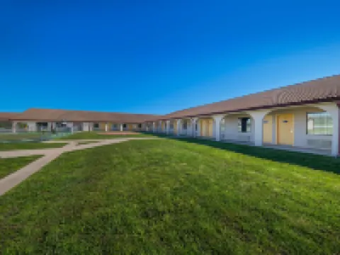 Americas Best Value Inn Bonham Hotels in Bonham