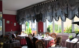 Logis Hôtel et Restaurant du Dauphin
