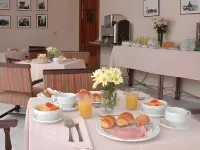 Hotel Alcántara Hotels in der Nähe von La Adriatica Gebäude