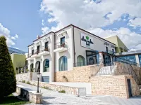 Alexander Mountain Resort Hotels in Lampi
