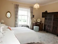 Lough Bawn House Hotel a 