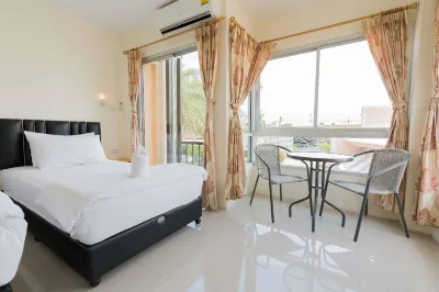 U-Dee Hotel Отели рядом с достопримечательностью «Paradise Ocean View Condominium»