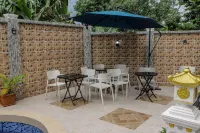 Hôtel the Place Hotel a Mfoundi