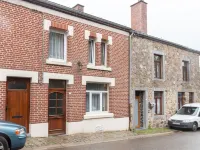 Holiday Home in Viroinval with Garden