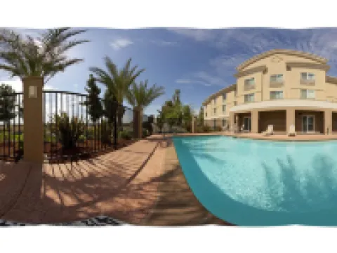 波特維爾洲際智選假日套房酒店 圖萊里縣酒店