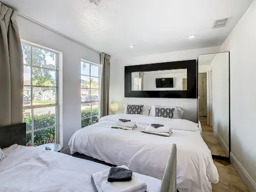 DisneyMansion by AmericanVacationLiving 11Br - 30p