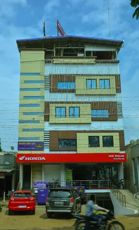 Royal Rock Inn Отели в г. Давангере