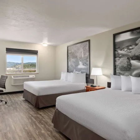 Super 8 by Wyndham Roseburg