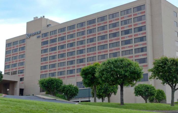 DoubleTree by Hilton Clarksville Riverview