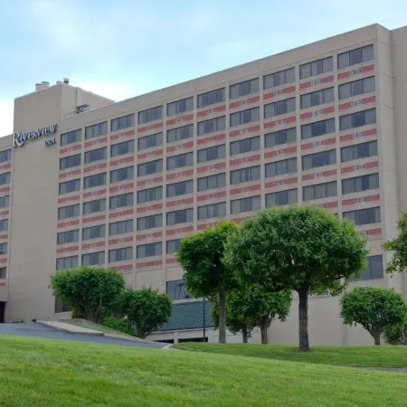 DoubleTree by Hilton Clarksville Riverview