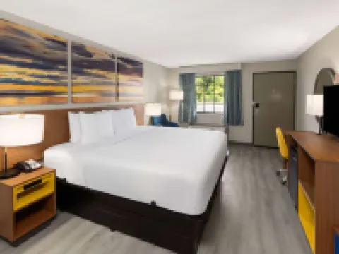 Days Inn & Suites by Wyndham Vicksburg Hotels in Vicksburg