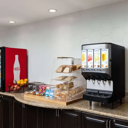 La Quinta Inn & Suites by Wyndham Bakersfield North
