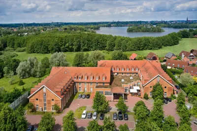 Courtyard Schwerin Hotels near Lidl