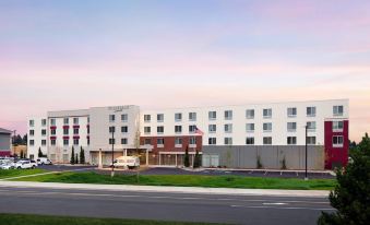 Courtyard Pullman