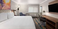 La Quinta Inn & Suites by Wyndham Yakima Downtown - King Room-Non-Smoking
