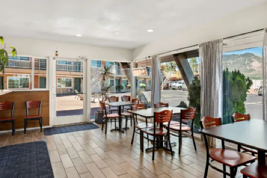 Americas Best Value Inn and Suites Flagstaff