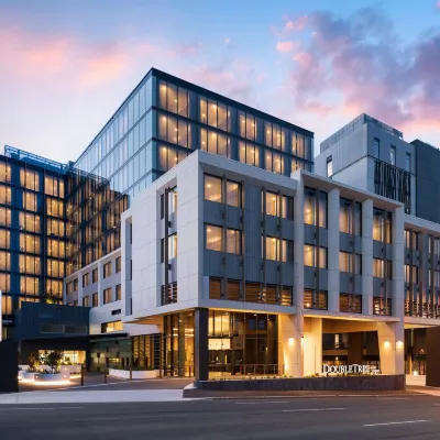 DoubleTree by Hilton Hobart Hotels near Commonwealth Government Centre
