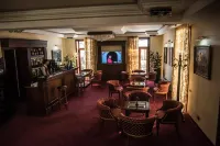 Elegant Hotel & Resort - bar