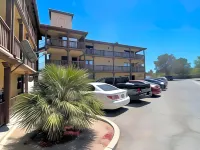 Palms Inn & Suites - parking