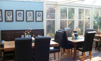 The Manifold Inn Hotel