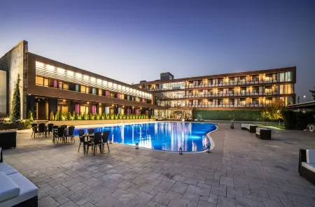 Sky Blue Hotel & Spa Отели в г. Targsoru Vechi