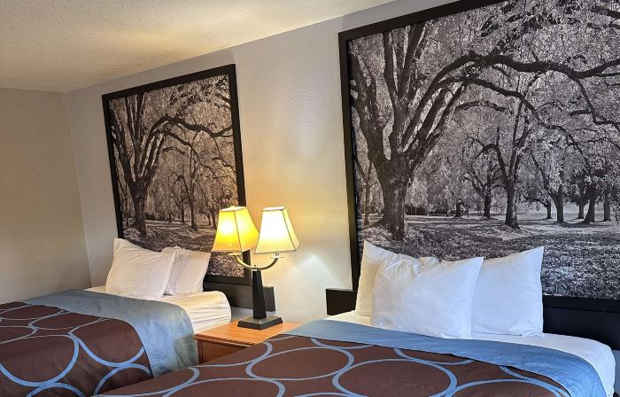 Super 8 by Wyndham Vancouver East
