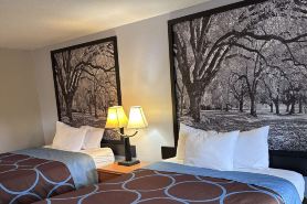 Super 8 by Wyndham Vancouver East