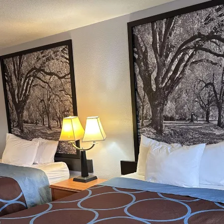 Super 8 by Wyndham Vancouver East